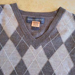 Banana Republic brown argyle sweater vest